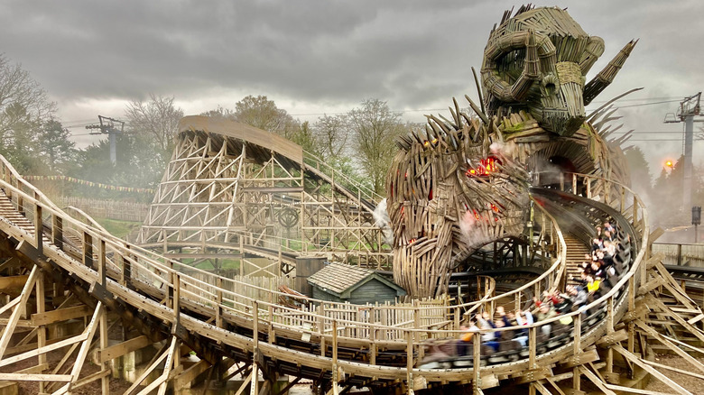 Alton Towers: Guía Completa para una Visita Exitosa en el Parque Temático Más Discutido