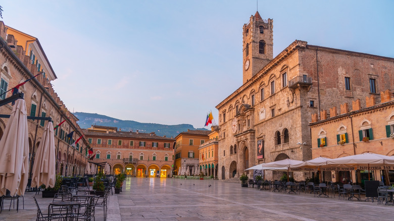 Ascoli Piceno: Un Viaje a la Joya Italiana de Travertino en Le Marche