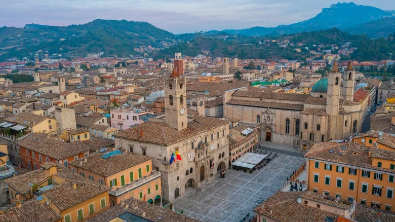 Ascoli Piceno: Un Viaje a la Joya Italiana de Travertino en Le Marche