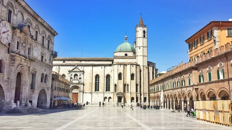 Ascoli Piceno: Un Viaje a la Joya Italiana de Travertino en Le Marche