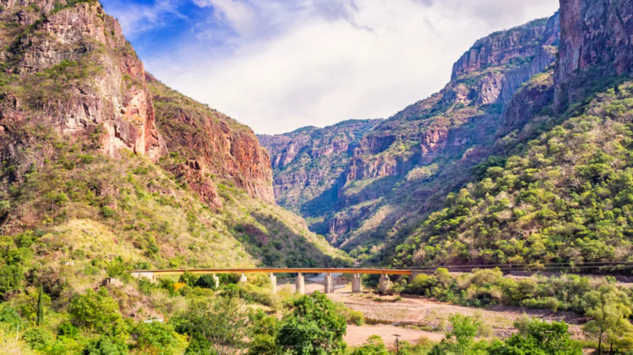 Barrancas del Cobre: Descubre la Majestuosidad Natural de México en Chihuahua