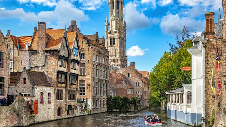 Begijnhof de Brujas: Un Oasis de Paz e Historia Medieval en Bélgica