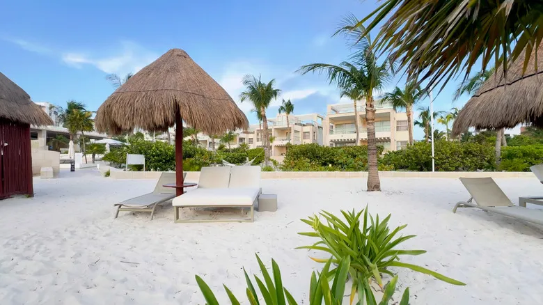 Beloved Playa Mujeres: Un Santuario de Romance y Lujo en el Caribe Mexicano para Parejas