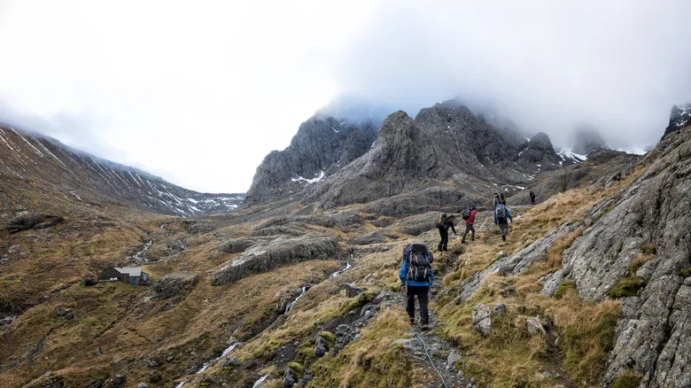 Ben Nevis: La Cumbre Majestuosa de Escocia y Centro de Aventuras en las Highlands