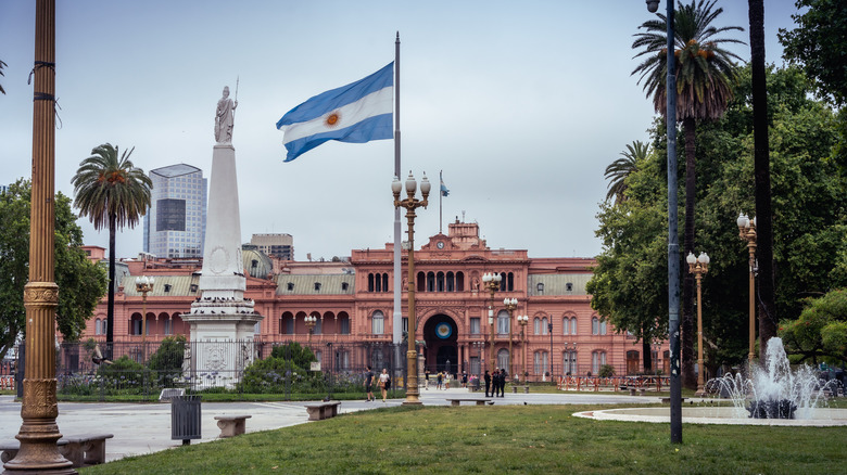 Buenos Aires: La Vibrante Europa de Sudamérica y el Encanto Eterno del Café Tortoni