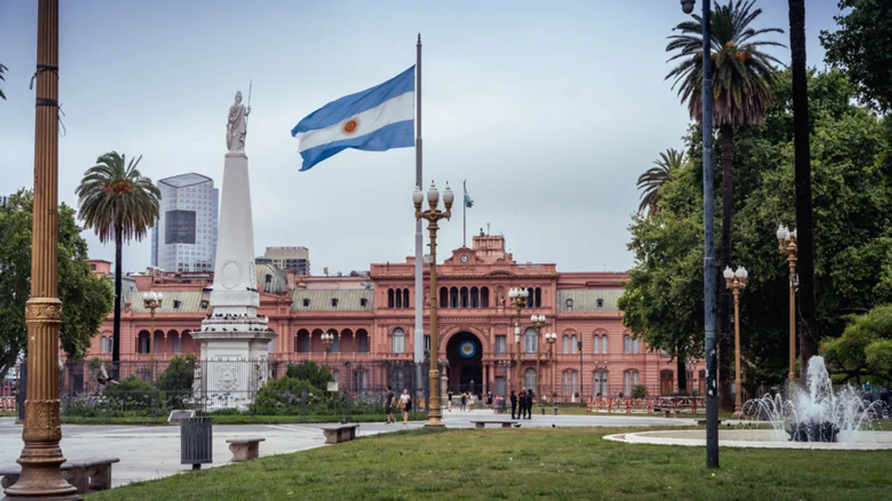 Buenos Aires: La Vibrante Europa de Sudamérica y el Encanto Eterno del Café Tortoni