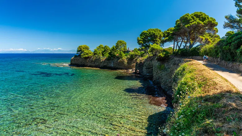 Campania, Italia: Un Viaje Imprescindible por Sus Joyas Ocultas y Costas Paradisíacas