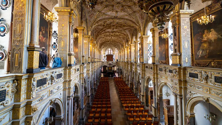 Castillo de Frederiksborg: La Majestuosa Joya Renacentista de Dinamarca