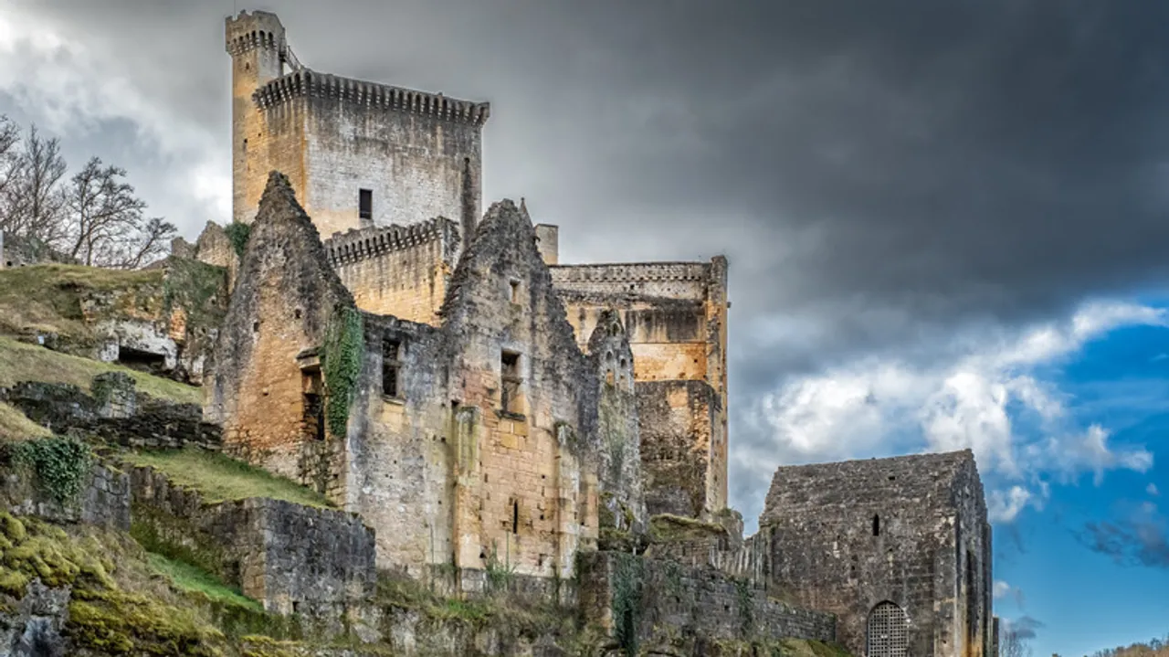 Castillos en Ruinas: Una Aventura Histórica en Francia más allá de lo Convencional