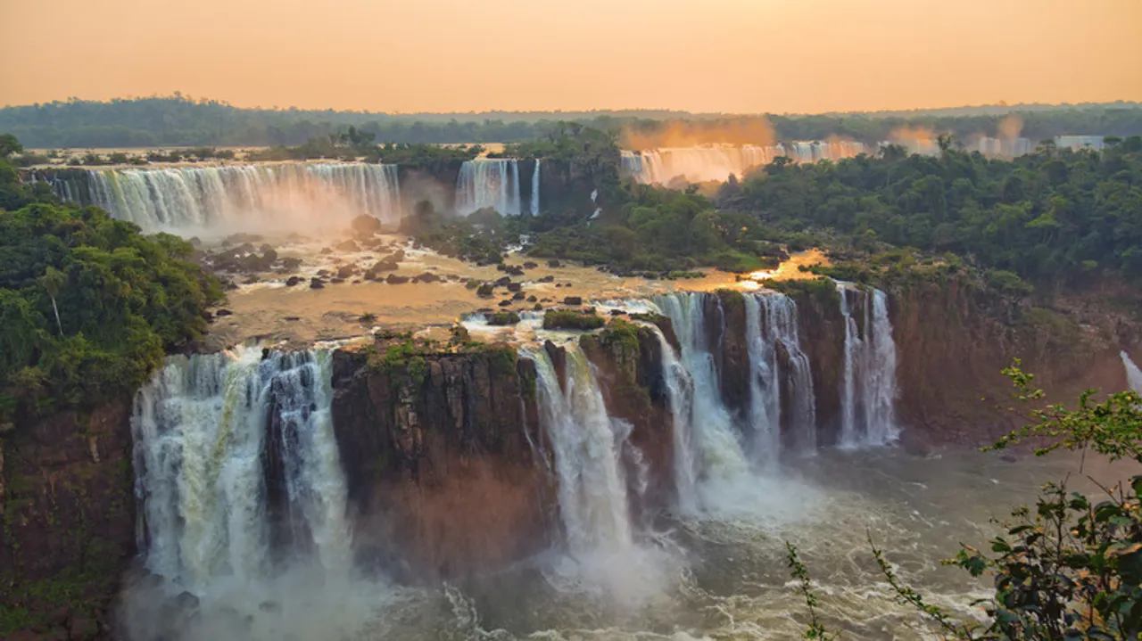 Cataratas del Iguazú: Guía Definitiva para Explorar la Maravilla Natural de Argentina y Brasil