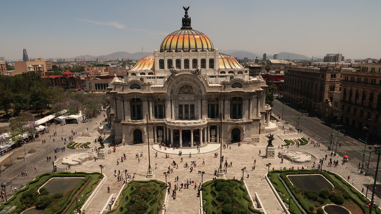 Centro Histórico de la Ciudad de México: Un Viaje Inolvidable entre la Historia y la Modernidad