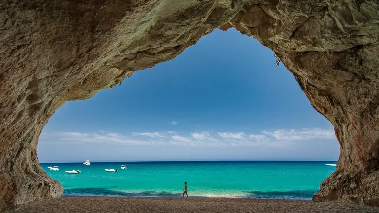 Cerdeña: Descubre la Zona Azul de Longevidad y Belleza Natural Inigualable