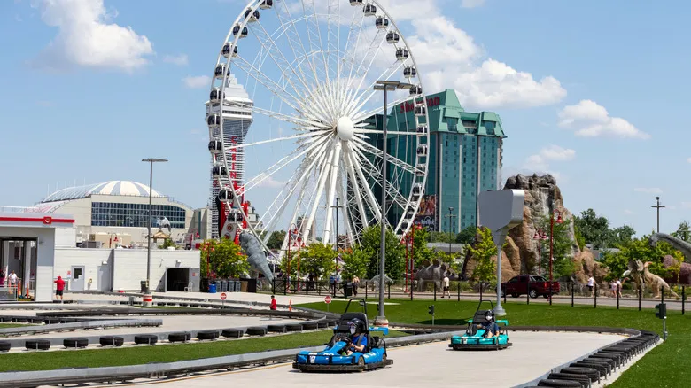 Clifton Hill, Niágara: Tu Guía Definitiva de Entretenimiento y Aventuras en Canadá