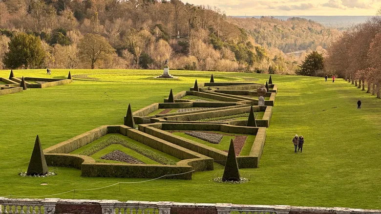 Cliveden House: Lujo Histórico y Retiro de Ensueño en la Campiña Inglesa