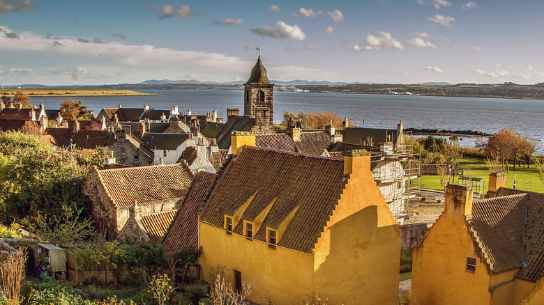 Culross, Escocia: Un Viaje en el Tiempo por un Pueblo de Película y Encanto Histórico