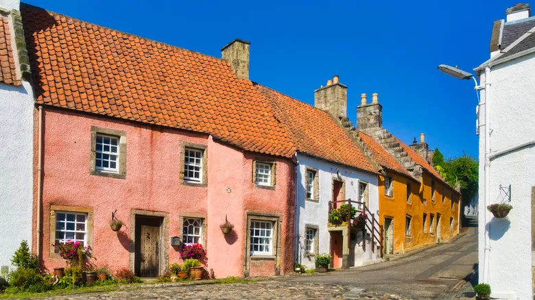 Culross, Escocia: Un Viaje en el Tiempo por un Pueblo de Película y Encanto Histórico