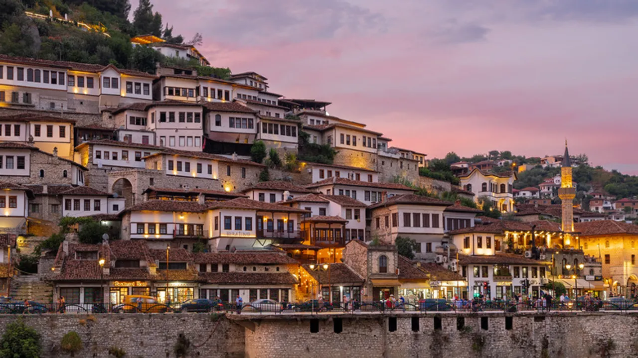 Descubre Berat, Albania: Un Tesoro Histórico y Económico en Europa