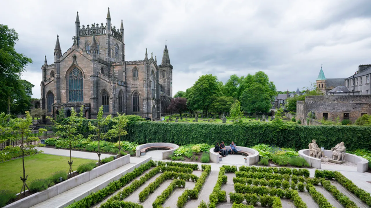 Descubre Dunfermline: Historia Real y Encanto en el Corazón de Escocia