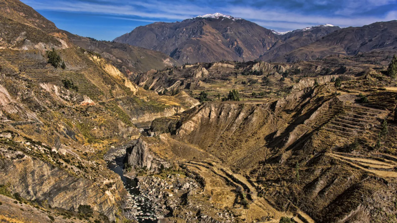 Descubre el Cañón del Colca: Naturaleza, Cultura y Aventura en el Corazón de Perú