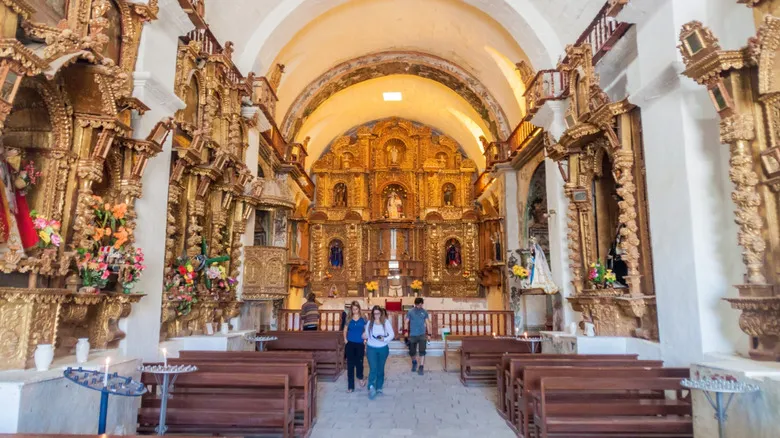 Descubre el Cañón del Colca: Naturaleza, Cultura y Aventura en el Corazón de Perú