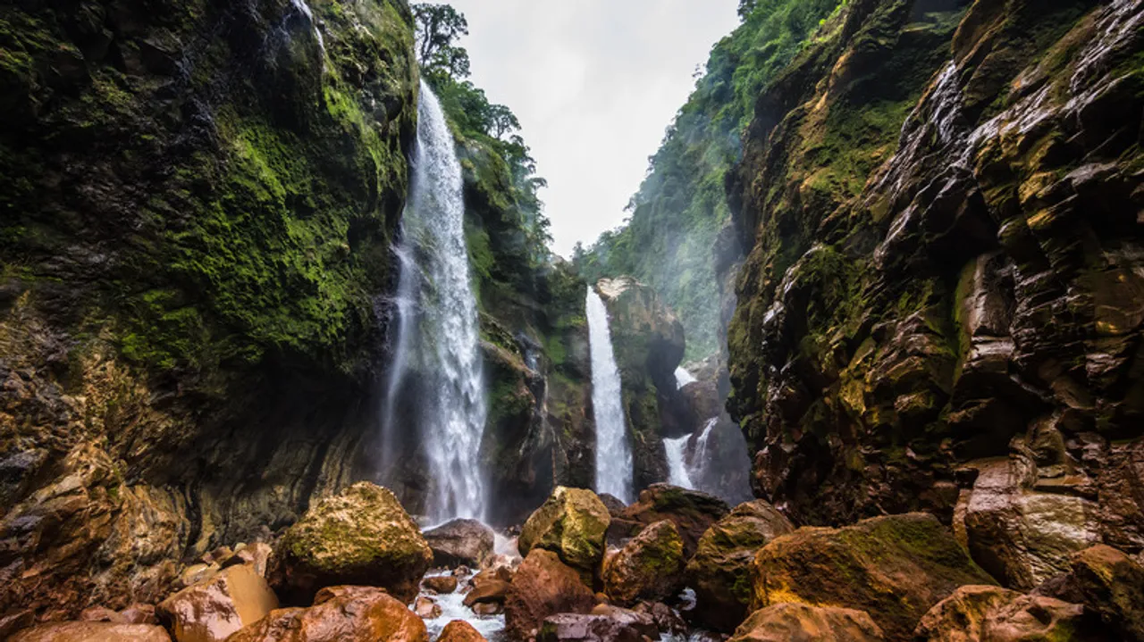 Descubre el Cañón Jurásico Escondido de Costa Rica: Un Paraíso de Cascadas Inexploradas