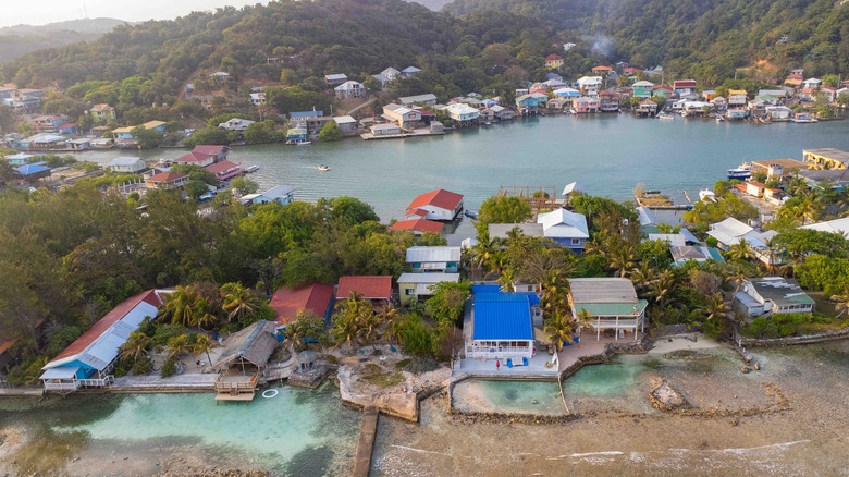 Descubre el Extremo Este de Roatán: Un Retiro Caribeño de Paz y Aventura