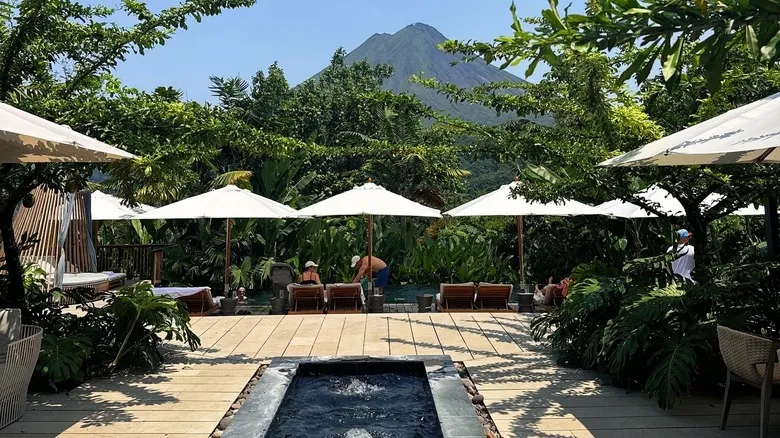 Descubre el Nayara Tented Camp: Sostenibilidad y Lujo Inmersos en la Biodiversidad de Costa Rica