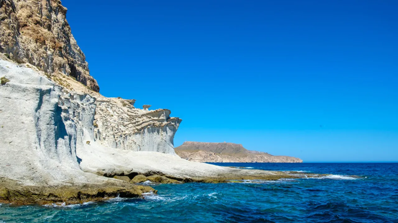 Descubre el Parque Natural Cabo de Gata-Níjar: Joya Volcánica y Natural de Andalucía