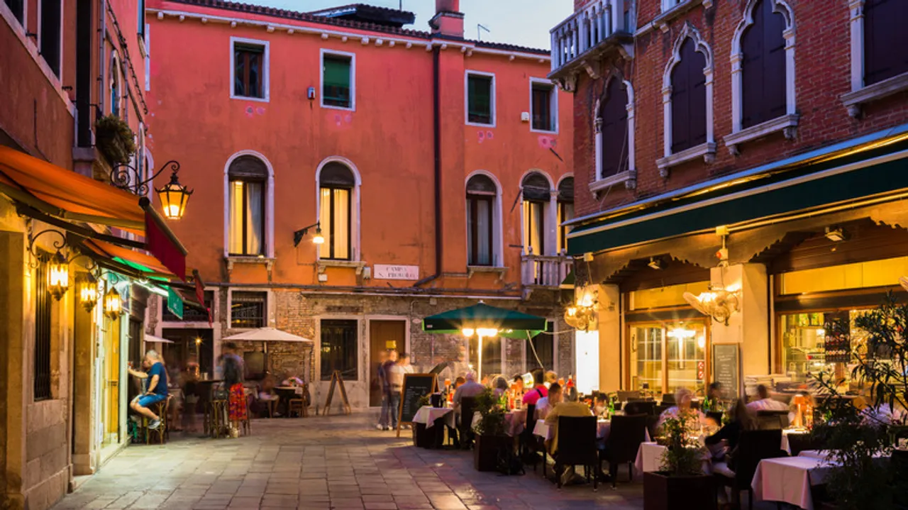 Descubre la Gastronomía Secreta de Venecia: Delicias de la Laguna para el Viajero Auténtico