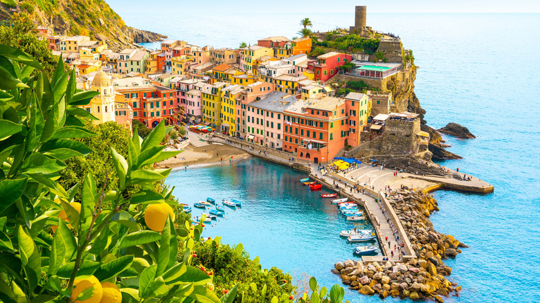 Descubre los Miradores Secretos de Cinque Terre: La Inesperada Belleza de sus Cementerios