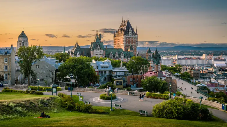 Descubre Quebec: El Encanto Europeo e Historia Viva en América del Norte