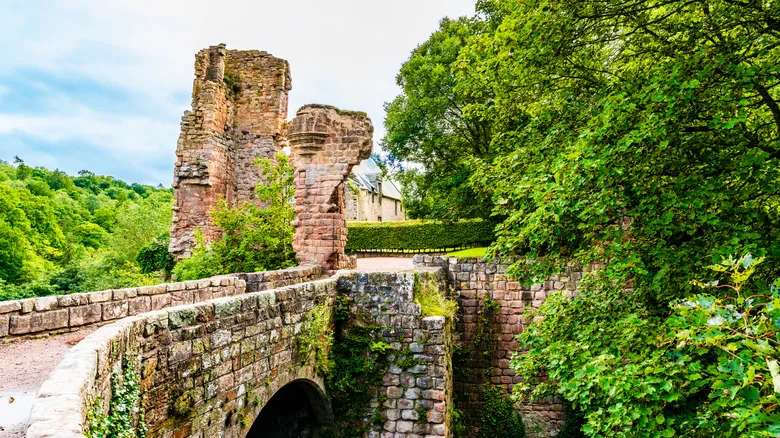 Descubre Roslin: Un Viaje a la Misteriosa Capilla Rosslyn y los Secretos de Escocia