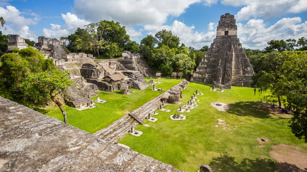 Descubre Tikal: Un Viaje al Corazón de la Civilización Maya en Guatemala