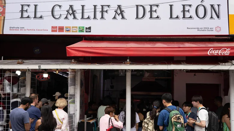 El Califa de León: La Única Taquería con Estrella Michelin y el Arte de la Gaonera