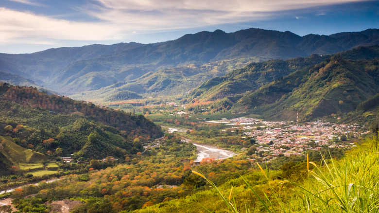 El Camino de Costa Rica: La Aventura Definitiva de Senderismo de Mar a Mar en Centroamérica