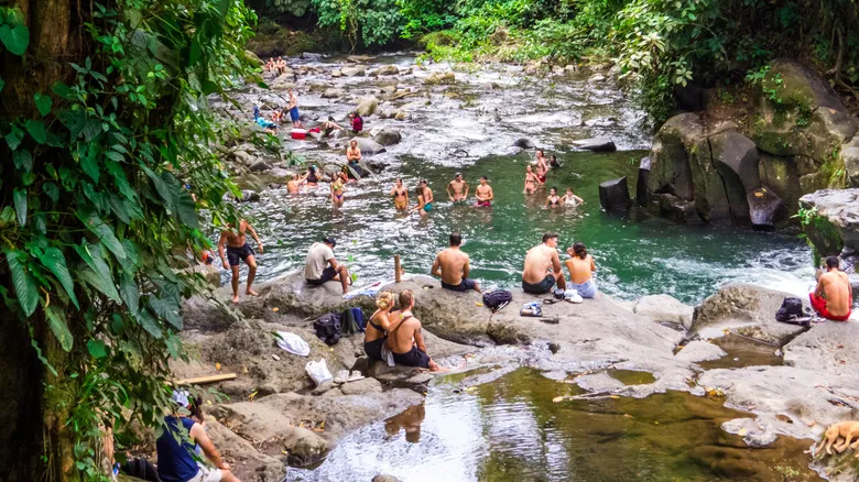 El Salto en La Fortuna, Costa Rica: Un Oasis de Cascadas y Aventura Acuática
