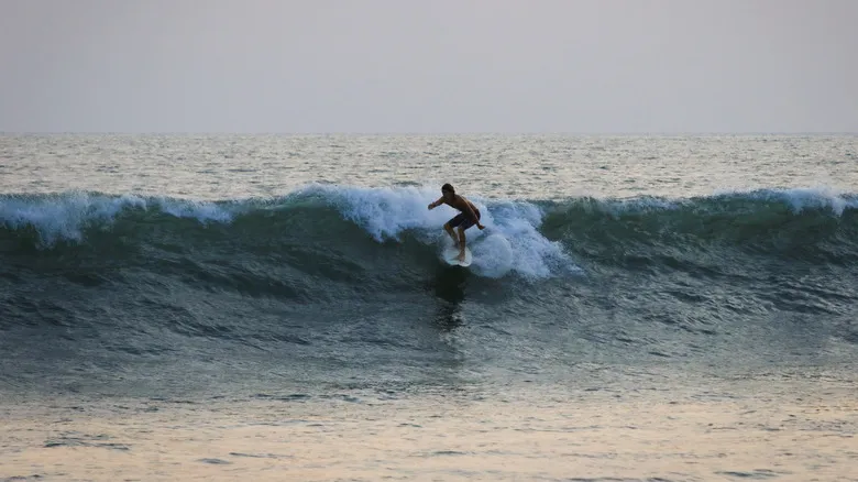El Tunco, El Salvador: Guía Definitiva del Paraíso del Surf y la Fiesta en Centroamérica