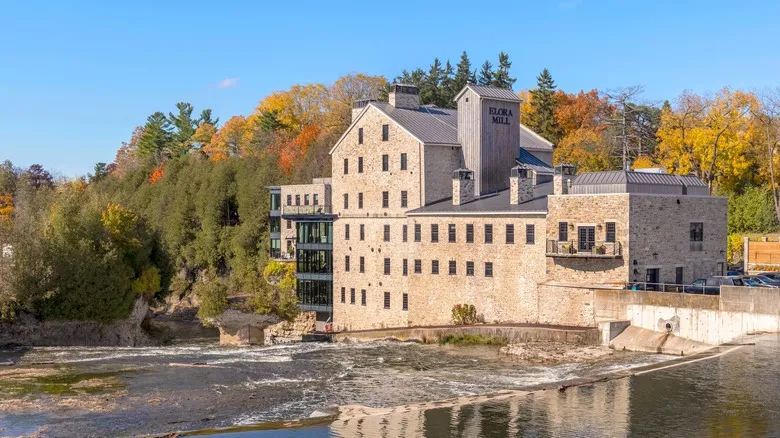 Elora, Ontario: Un Tesoro Oculto de Belleza Histórica y Natural en Canadá