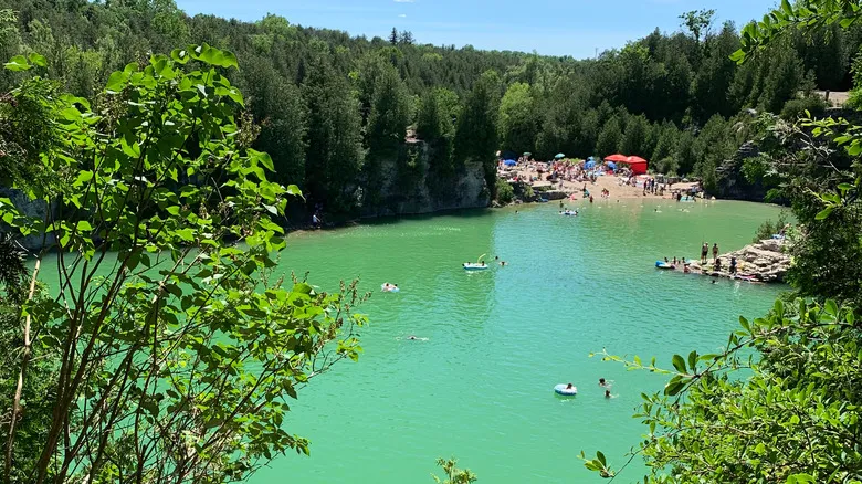 Elora, Ontario: Un Tesoro Oculto de Belleza Histórica y Natural en Canadá