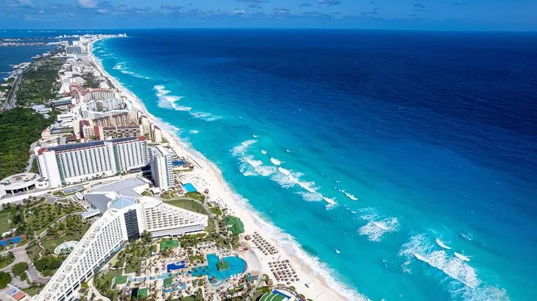 Evitar Decepciones en Destinos de Playa Populares: Consejos para Cancún y Alternativas