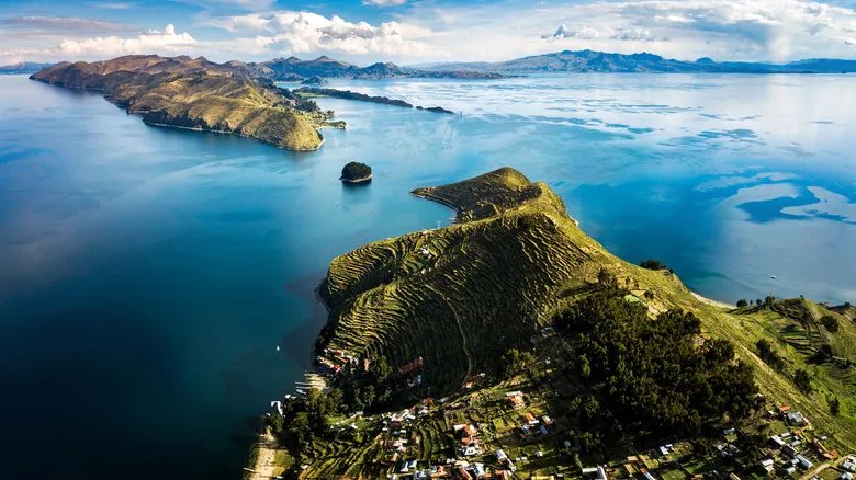 Explora las Joyas Ocultas de Sudamérica: Un Viaje por sus Islas Más Impresionantes