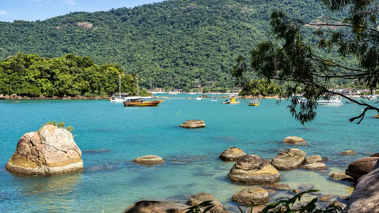 Explora las Joyas Ocultas de Sudamérica: Un Viaje por sus Islas Más Impresionantes