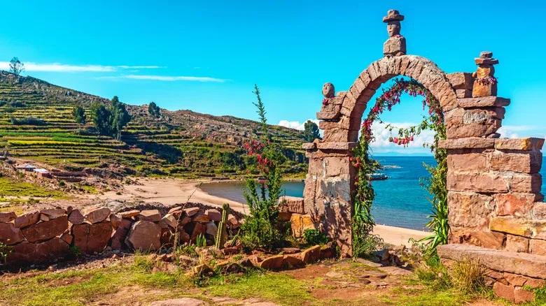 Explora las Joyas Ocultas de Sudamérica: Un Viaje por sus Islas Más Impresionantes