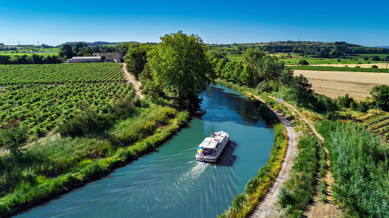 Explorando el Canal du Midi: Una Maravilla Histórica y Paisajística en el Sur de Francia