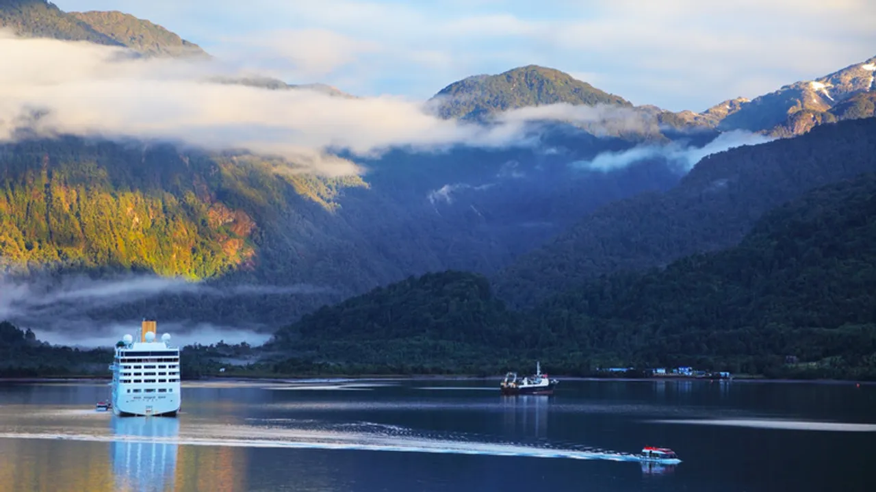 Explorando la Patagonia Chilena: La Aventura Inolvidable en Ferry por sus Fiordos Glaciares