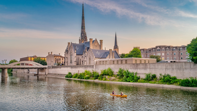 Galt, Ontario: Un Viaje Inolvidable al Corazón Europeo de Canadá