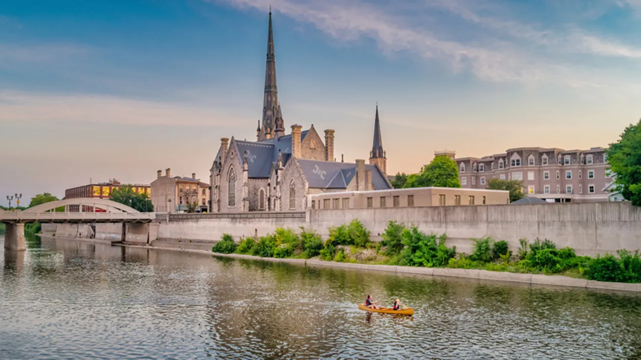 Galt, Ontario: Un Viaje Inolvidable al Corazón Europeo de Canadá