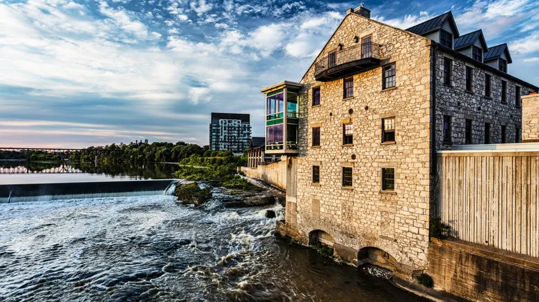Galt, Ontario: Un Viaje Inolvidable al Corazón Europeo de Canadá