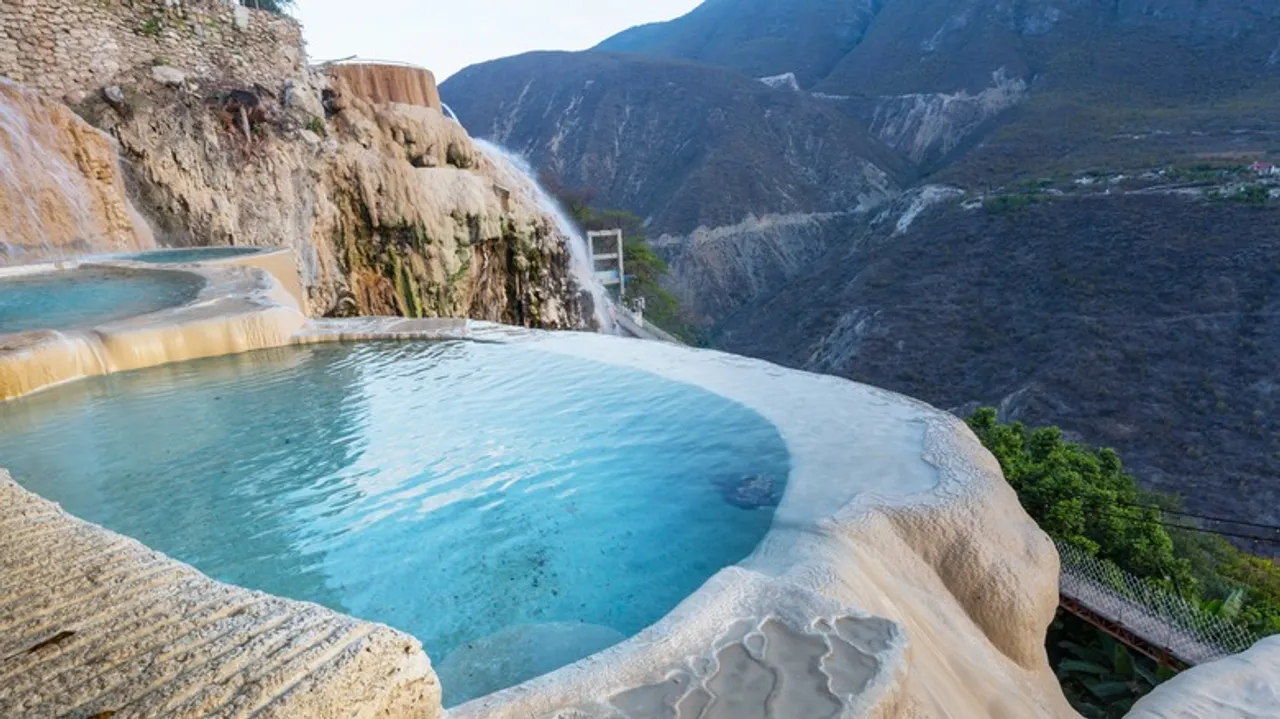 Grutas de Tolantongo: Descubre la Joya Termal Escondida de Hidalgo, México