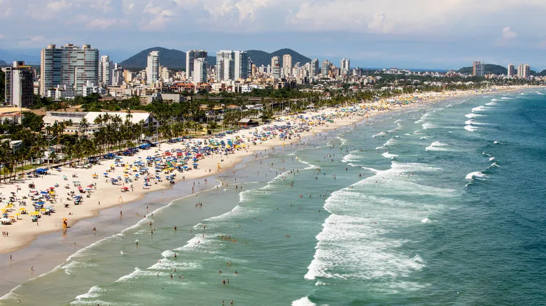 Guarujá: La Perla del Atlántico y el Paraíso Costero Cerca de São Paulo